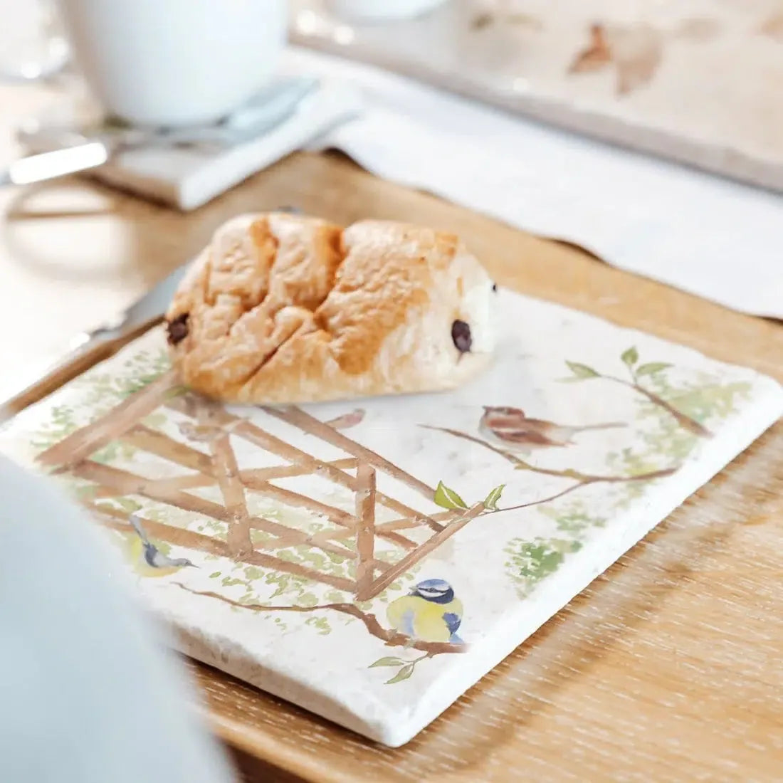 The Humble Hare - Happy Hedgerow Medium Platter