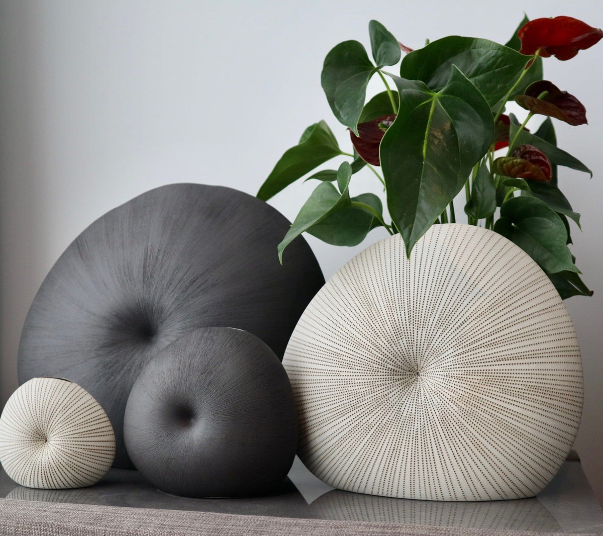 Mollusc Vase - Monochrome